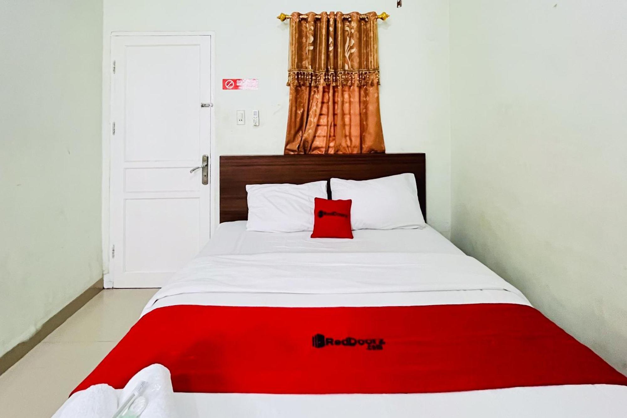 Reddoorz At Teratai Homestay Medan Amplas Kültér fotó