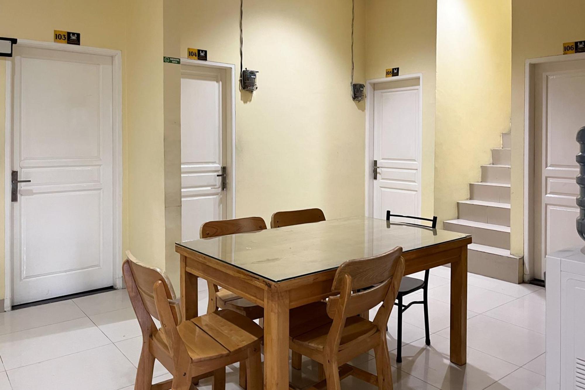 Reddoorz At Teratai Homestay Medan Amplas Kültér fotó